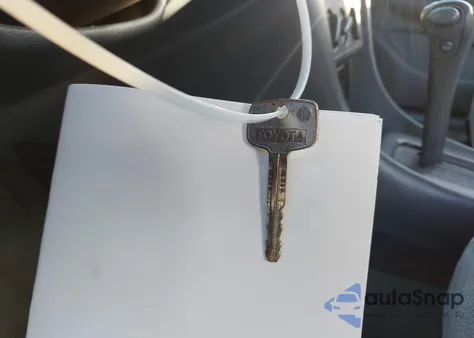 2000 Toyota Camry Ce z USA, uszkodzony, nr VIN 4T1BG22K1YU633590